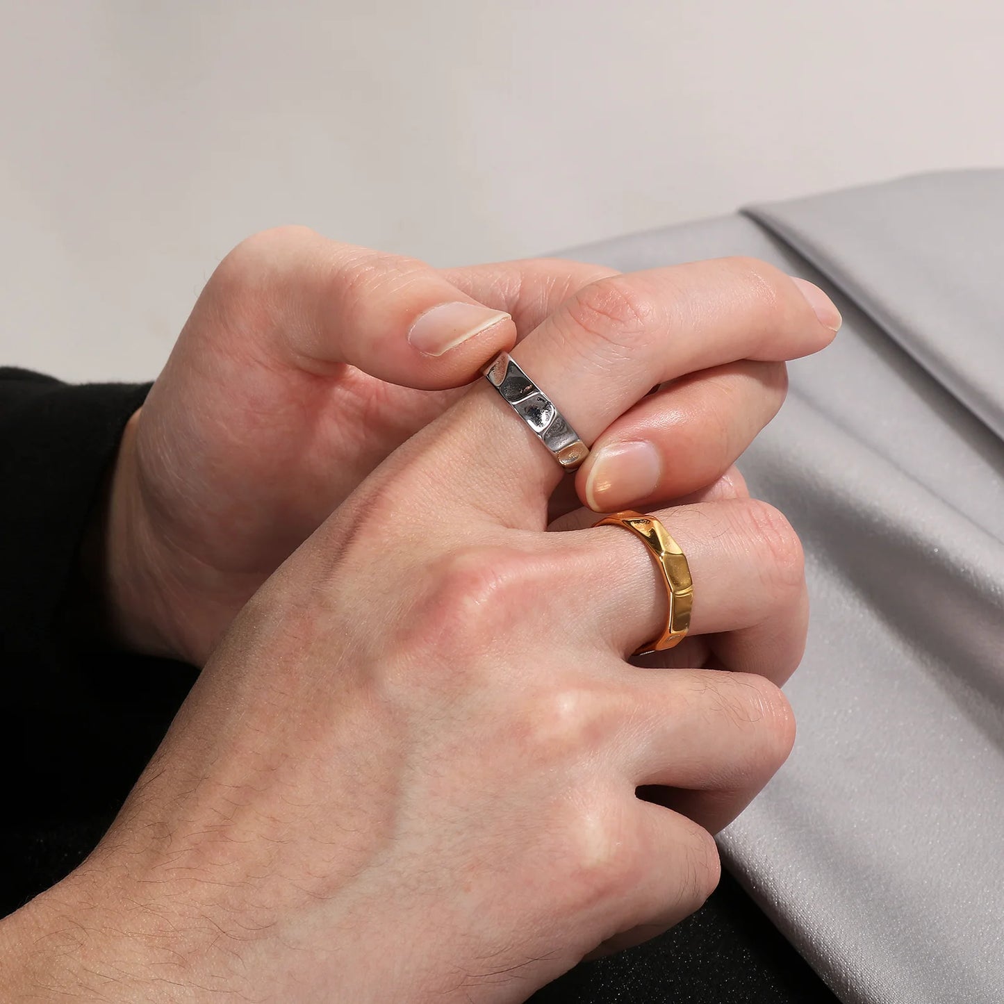 "Hammered" - unisex fashionable stainless steel ring steel display on hand