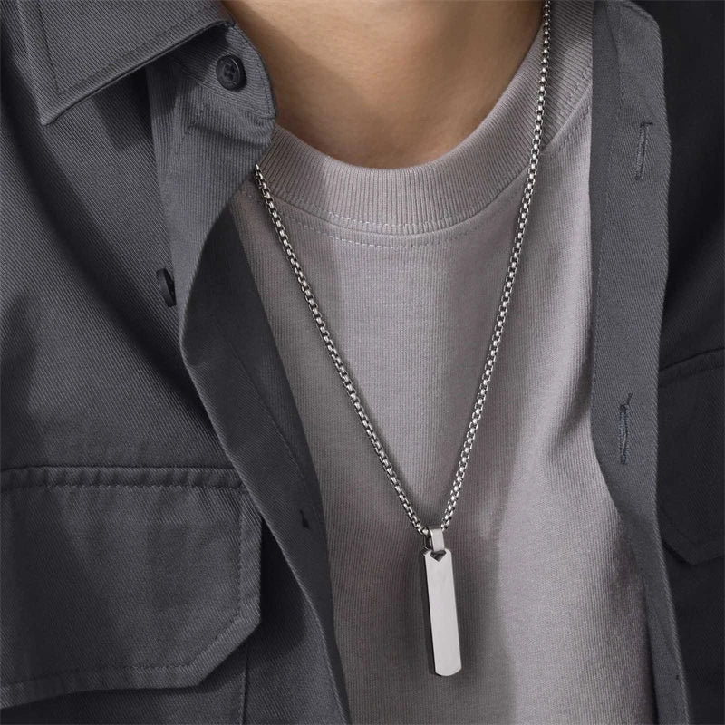 "Vertico" - unisex stainless steel necklace steel display